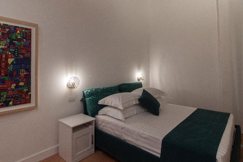 Eleonora Hotel